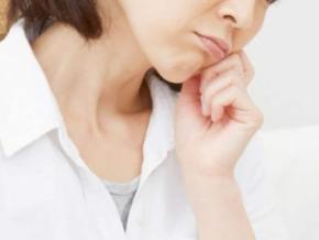 「人には相談しにくくて……」「年齢のせいかと」更年期の女性に、なぜ膀胱炎が多いのか【医師が解説】