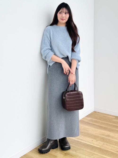 淡いブルーとグレーは、秋冬におすすめしたい上品な配色 出典:StyleHint