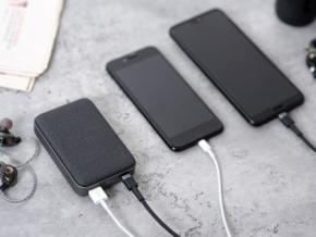 「ストレスないですよ」山崎実業「tower」の“充電ステーション”が好評。電源タップもコードも箱の中に隠せて、家族のガジェットをまとめて充電