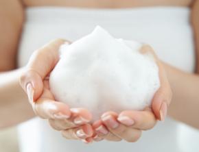 モチモチ泡で優しく汚れをオフ♡おすすめの泡洗顔5選