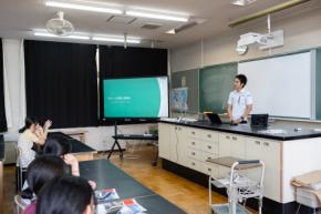 松本のドローン企業ASOLAB.が松本国際高校で安全体験学習を開催　3年生30名がドローン操縦を体験