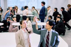 日本の演劇界に新機軸!!JINSオフィスを“そのまま”使ったイマーシブ公演 『ある会議:内部調査篇』ゲネプロ特別公開