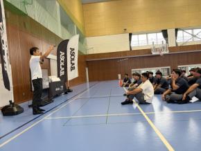 松本のドローン企業ASOLAB.が松本国際高校で安全体験学習を開催しましたドローン20機の寄贈式も実施、生徒が笑顔で操縦体験