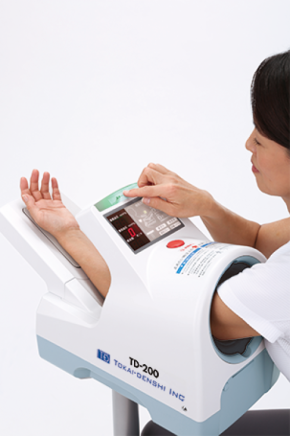 「全自動血圧計 TD-200」を10月1日に発売