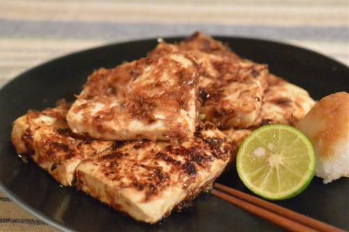 おかかまみれの焼き豆腐　おつまみレシピ　人気　おすすめ　ビール