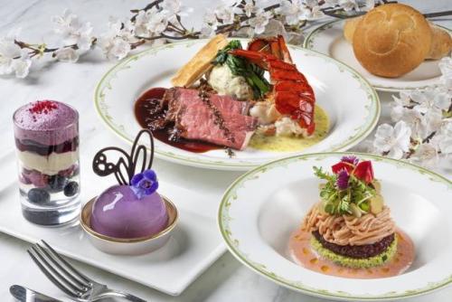 東京ディズニーシー20周年スペシャルセット 4,900円 ※組み合わせの一例(c)Disney