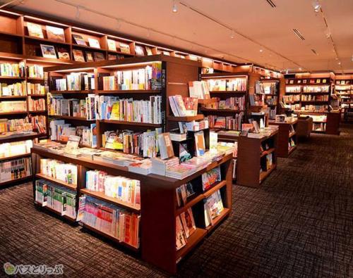 旅行書コーナー(梅田蔦屋書店)