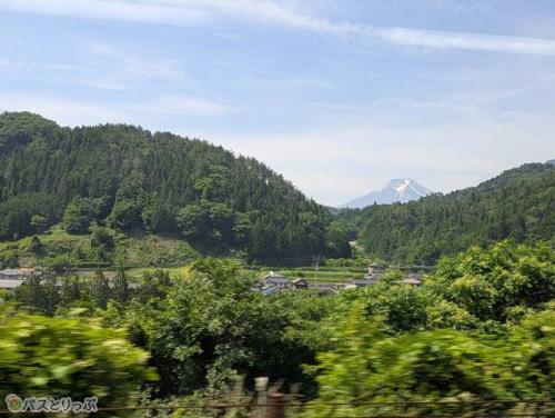 富士山を見たい人は進行方向左側(A・B)席に座るべし