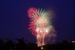  大阪「天神祭奉納花火（天神祭）」2025年の日程は？ 開催場所や有料チケット、ツアー情報まとめ 