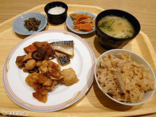 大分の郷土料理で朝食を