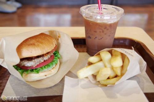 ふらのクラシックハンバーガー(ポテドリセット)をいただきました!