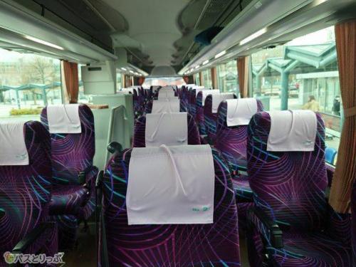 3列独立シートの車内の様子