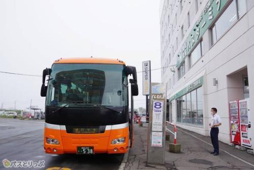 定刻10分前にバスが到着