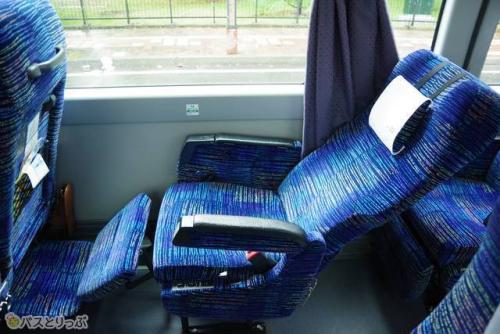 リクライニング・レッグレスト・フットレストを全部使うとここまでくつろげる