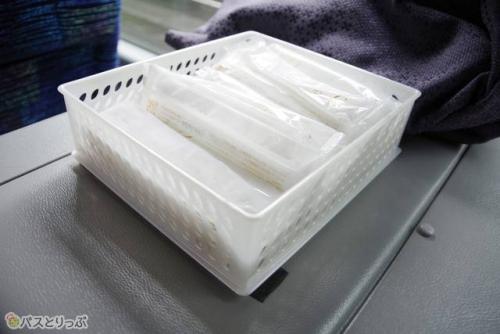 おしぼりはセルフサービス