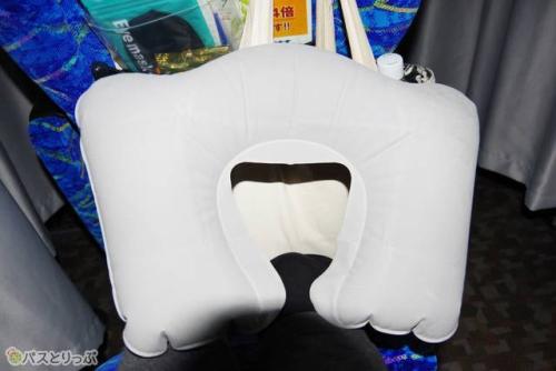 空気を入れて膨らませ、装着準備!