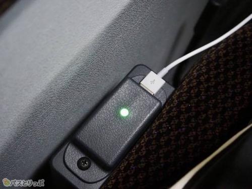 シート横のUSBポート