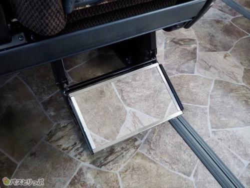 フットレスト(土足側)