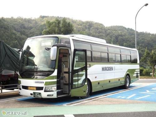 ホワイトとグリーンの車体