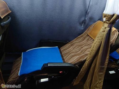 深くリクライニングできる