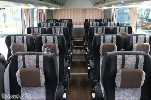 4列ゆったりシート