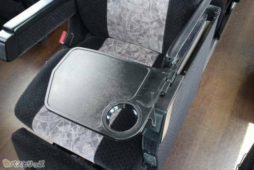 収納式のテーブル