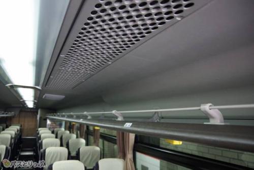 網棚は自分で荷物をのせられる