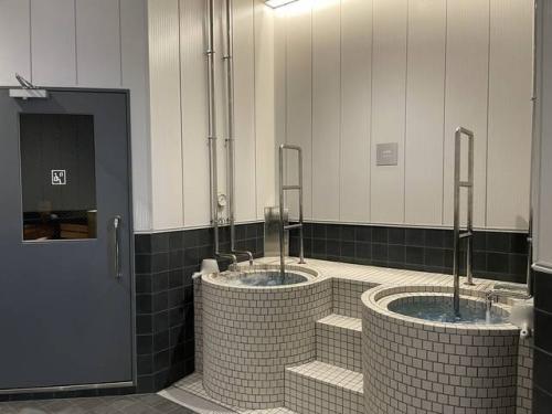 サウナの前には地下水を汲み上げた水風呂