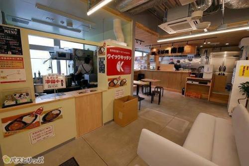 西棟1階そばとカレー