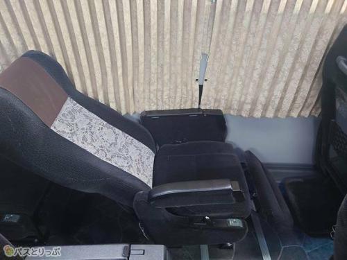 足元にはフットレストが