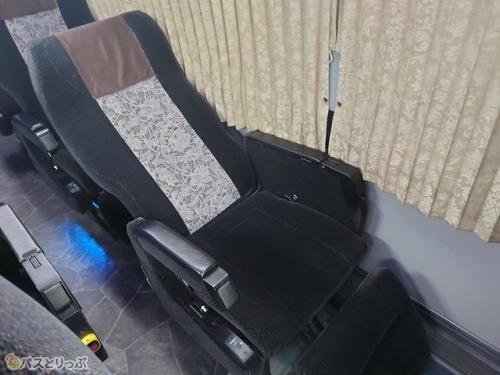 座席をフルリクライニング