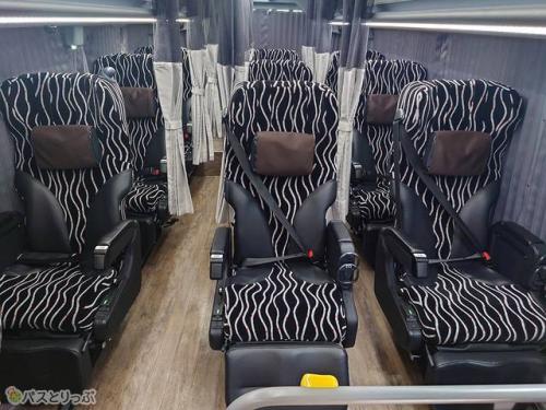 2階席の3列シート