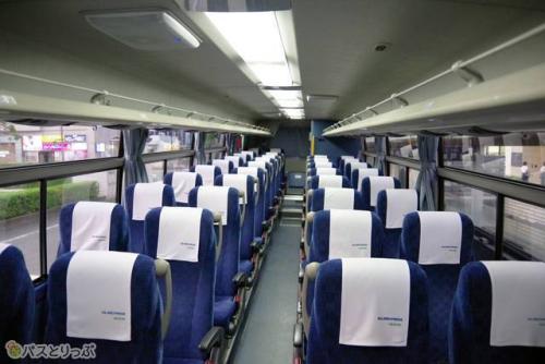 4列シートの座席間隔