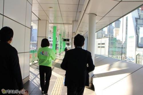広々としたバスのりばへ移動!