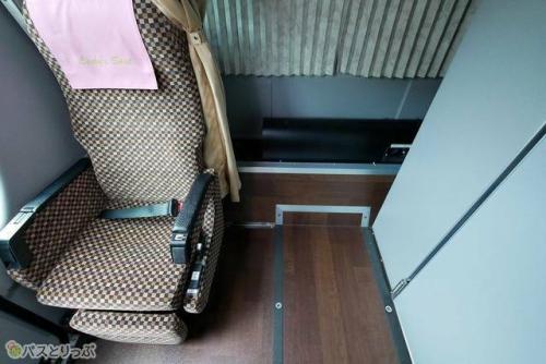 トイレ近くのレディースシート