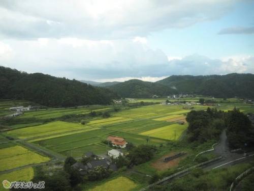 山陰らしい山間部の風景で見ていて飽きません