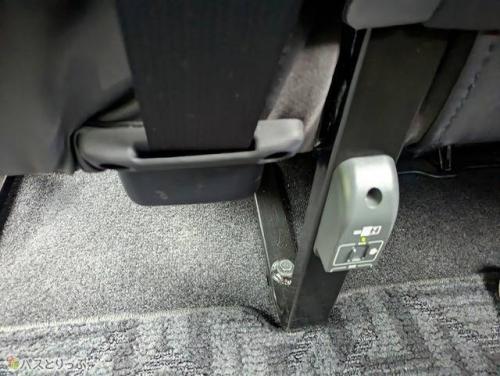 充電ポートと車内Wi-Fiで運航状況もしっかりチェック