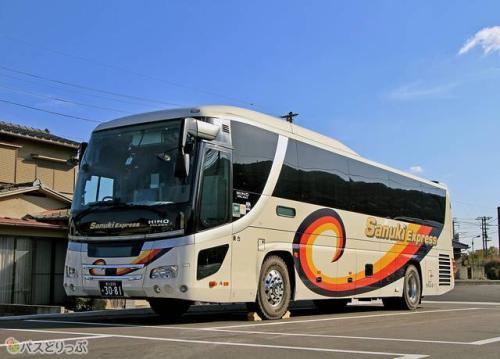 四国高速バスの車両外観