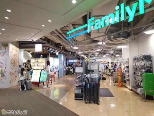 ファミリーマート LINKS UMEDA店