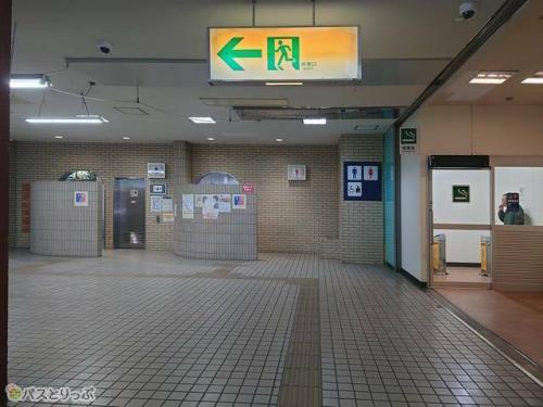 トイレと喫煙所