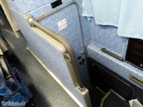 車両中央付近のトイレ