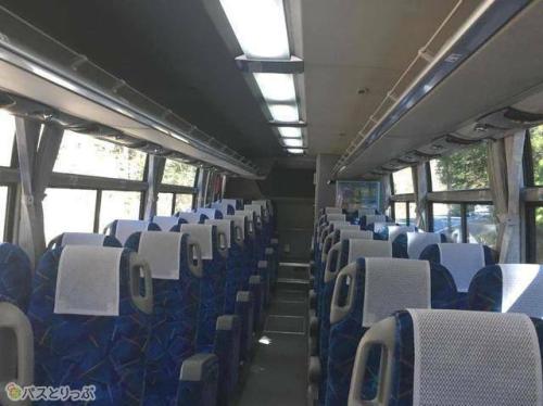 4列シート車両.jpg