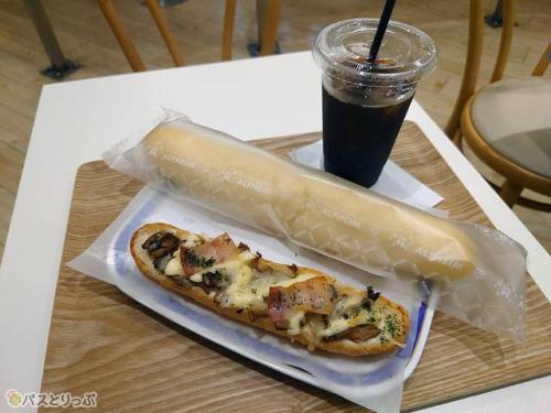 きのこのタルティーヌとクインシー
