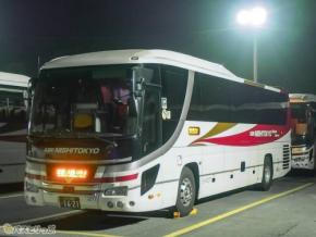 西東京バスの3列独立シート・4列シートを紹介! 車内設備やサービスにはどんな違いがある?