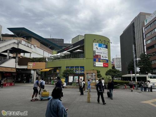 駅前に商業施設も