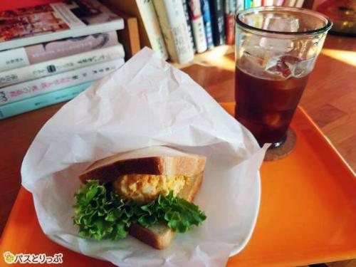 卵サンドとアイスコーヒー