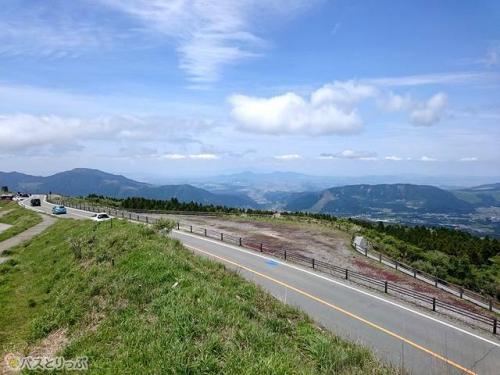 遠くにうっすら雲仙岳が！