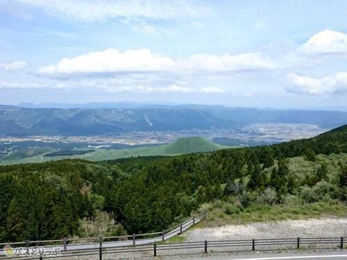 外輪山と米塚