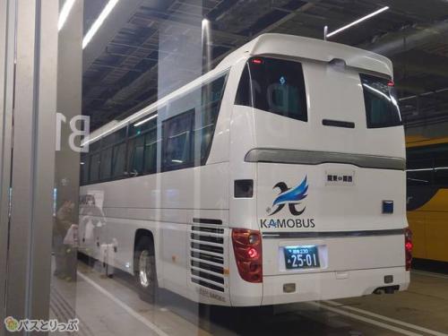 車両後方にもロゴが