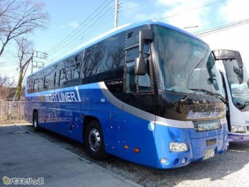 「東京～仙台便」はブルーの車体